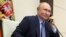 El presidente ruso Vladimir Putin al teléfono. (Gavriil Grigorov, Sputnik, Kremlin Pool Photo via AP)