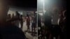 Residentes de San Andrés, en Holguín, salieron a la calle en la noche de este martes, 18 de octubre, a protestar contra el apagón. (Captura de Video/Dámaso Antonio Fernández)