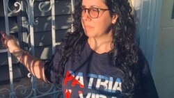 "Quieren evitar el más mínimo contacto con la gente": periodista independiente Camila Acosta bajo vigilancia