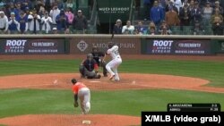 Randy Arozarena al bate, en el juego en que dio la victoria a los Marineros de Seattle frente a los Astros de Houston, 7 a 6. (Captura de video en X/MLB)