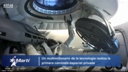 Un multimillonario realiza la primera caminata espacial privada