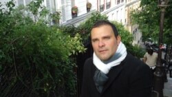 Dos cubanos por el mundo: el poeta William Navarrete y el entrenador de boxeo Julián A. Monés