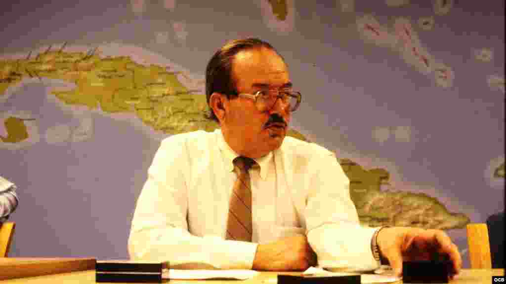 Ernesto Betancourt, el primer director de Radio Martí.