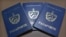 Vista de pasaportes cubanos en una oficina regional de la Dirección de Inmigración y Extranjería, en La Habana (Cuba)
