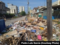Un vertedero de basura en El Vedado, La Habana.