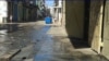 Aguas albañales en una calle de Centro Habana. (Foto de archivo)