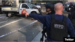 La policía cerca el lugar del incidente en Manhattan, Nueva York.