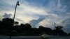 Cielo nublado en La Habana a medida que se acerca el huracán Rafael. (Adalberto Roque/AFP)