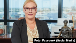 Experta en inmigración Elizabeth Amarán