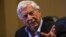 El escritor Mario Vargas Llosa, Premio Nobel de Literatura
