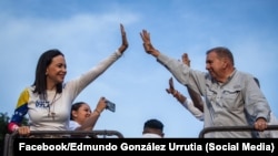 Edmundo González Urrutia junto a María Corina Machado tras las elecciones presidenciales en Venezuela. 