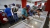 Solo en carne de pollo congelada, Cuba importó 282.6 millones de dólares en 2023 / Foto: Reuters 